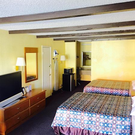 Travelodge By Wyndham New Braunfels Extérieur photo