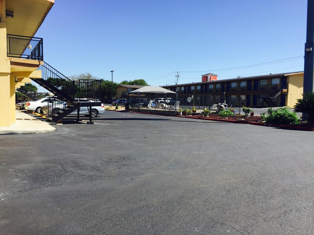 Travelodge By Wyndham New Braunfels Extérieur photo
