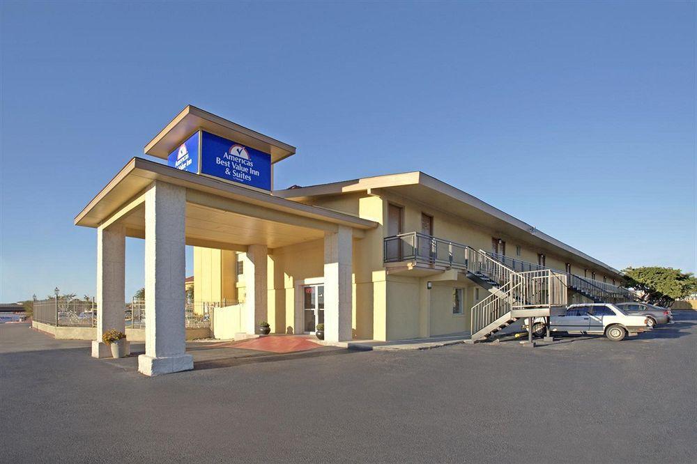 Travelodge By Wyndham New Braunfels Extérieur photo