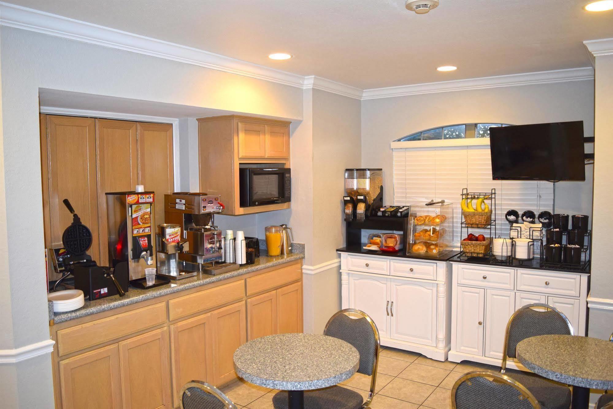 Travelodge By Wyndham New Braunfels Extérieur photo